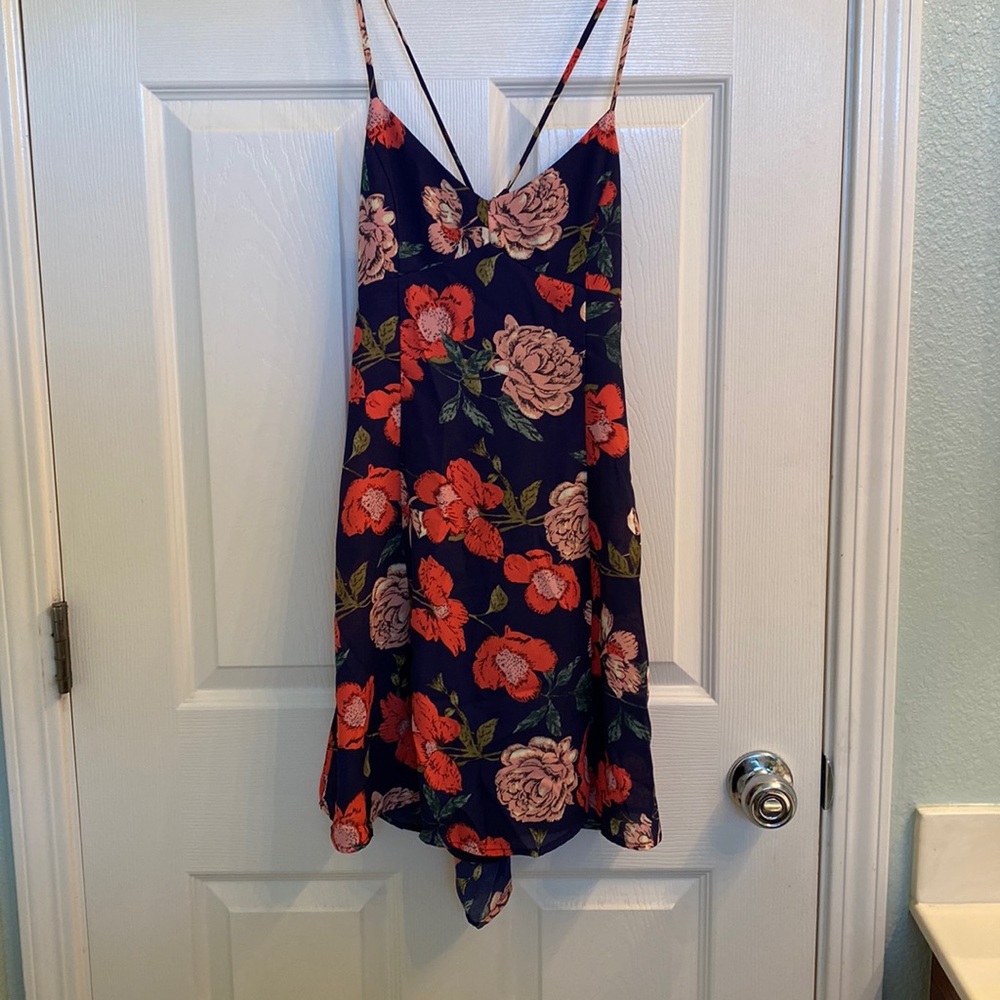 T.I.M.I.N.G Floral Dress Size: Medium